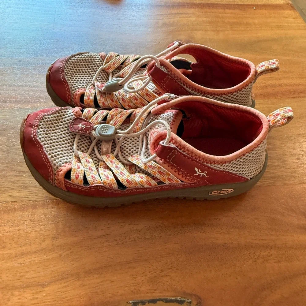 Chaco Kid's Red/Peach Outcross 2 Water Shoes Size 13